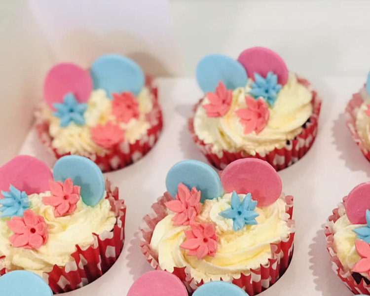 cupcakes-mini-cakes1.jpg